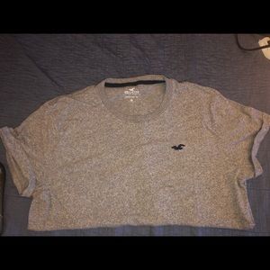 Men’s Hollister Curved Hem T-Shirt.